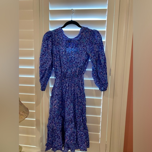 Blue floral dress, great condition. Fits a small or XS - Picture 1 of 3